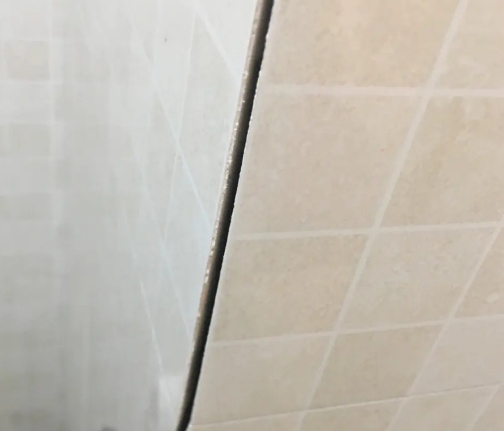 温州瓷砖空鼓维修公司分享阳台瓷砖脱落的修复过程可以分为以下几个步骤